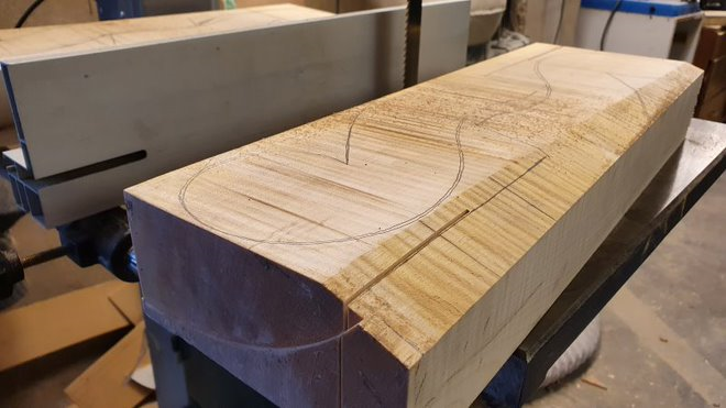 Lingsma electric upright bass - Maple block for headstock